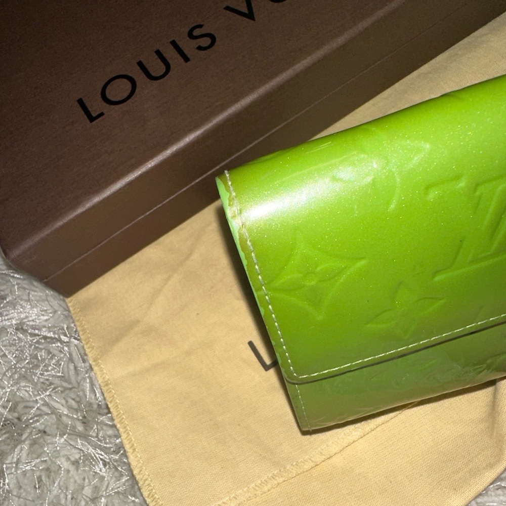 Louis Vuitton Sarah Wallet Monogram Vernis Vert Tonic - Picture 15 of 17